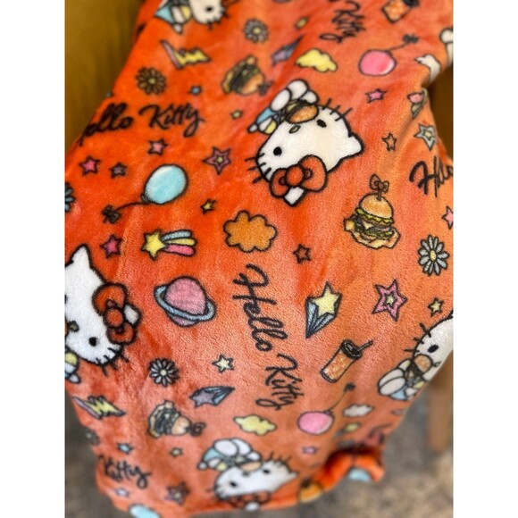 Hello Kitty Plush Throw Blanket - Picture 2 of 6